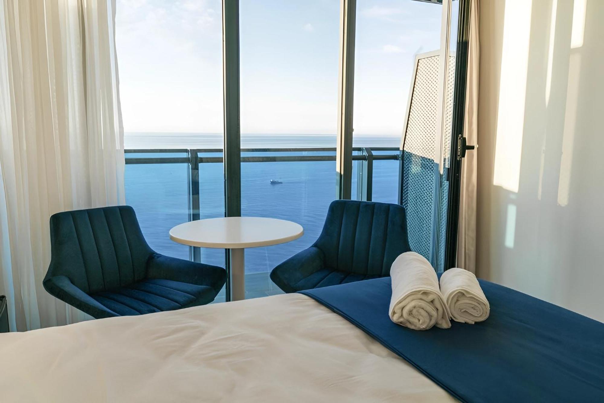 Orbi Batumi City Beach View Hotel エクステリア 写真