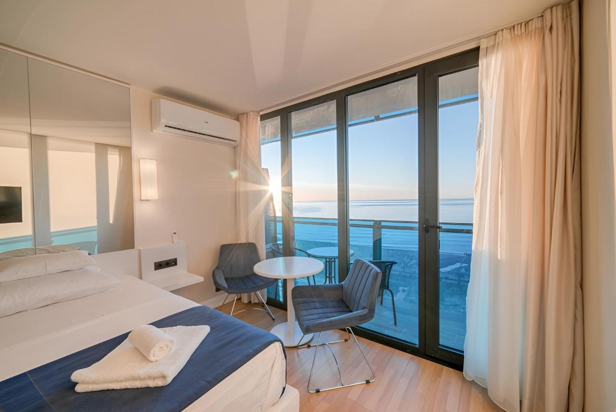 Orbi Batumi City Beach View Hotel エクステリア 写真
