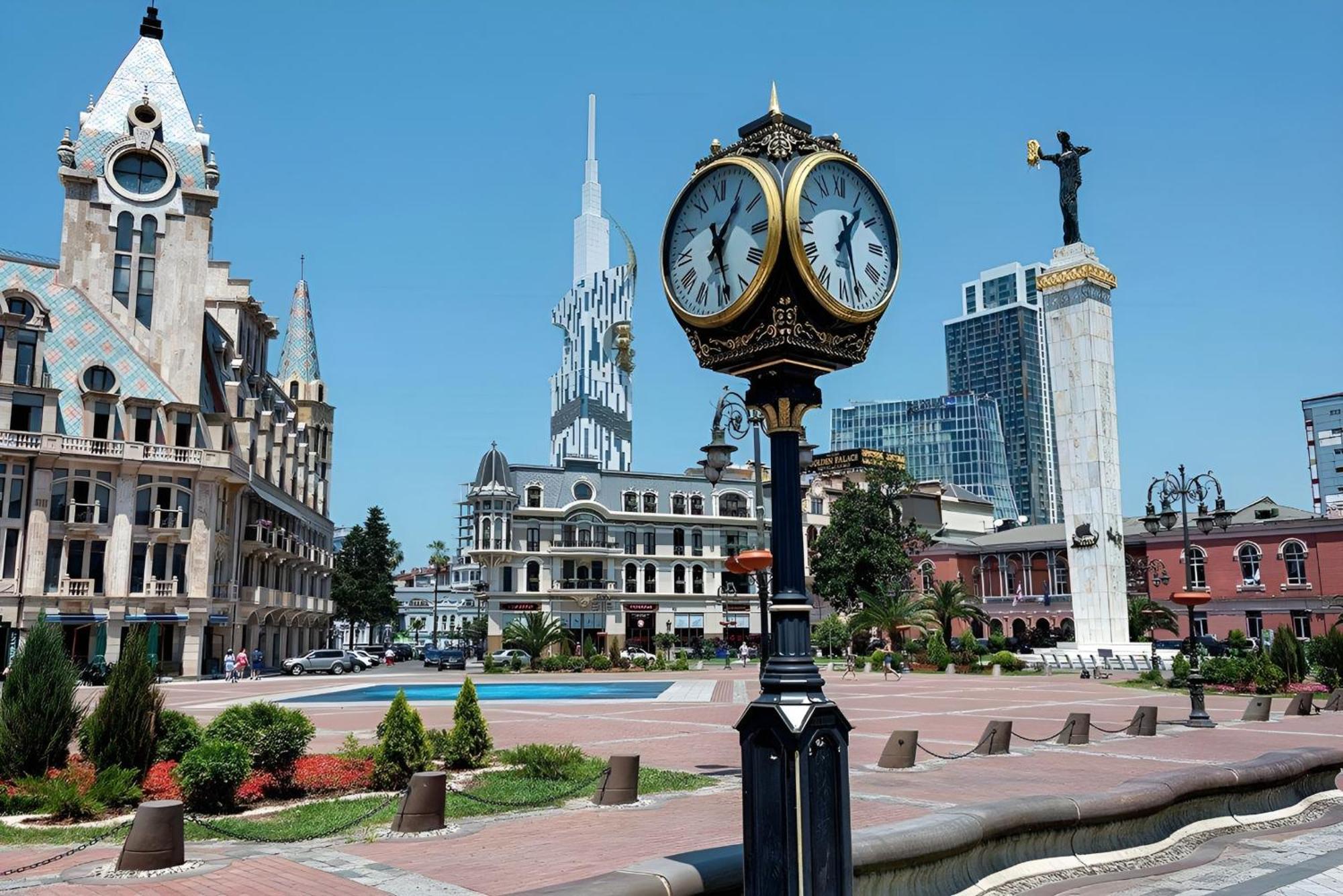 Orbi Batumi City Beach View Hotel エクステリア 写真